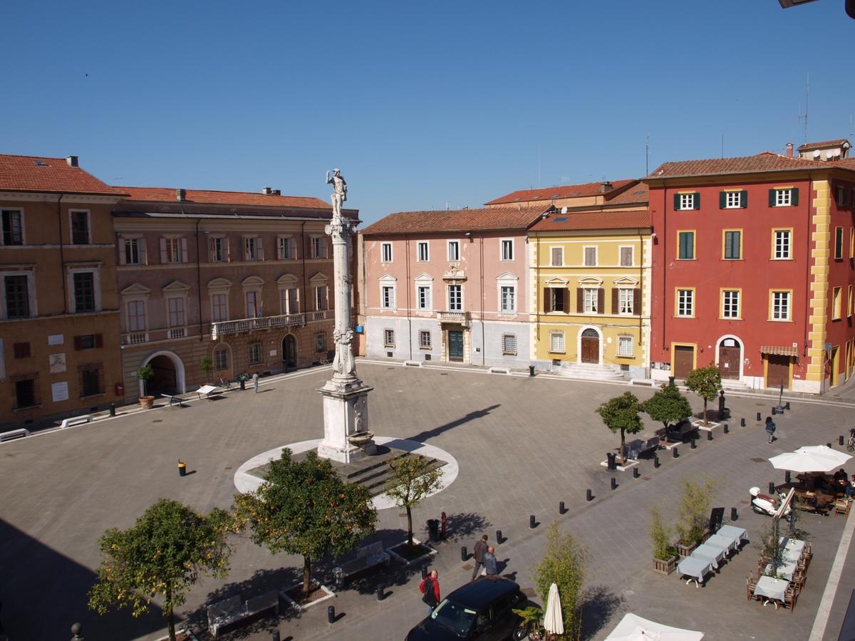 Ostello Palazzo Nizza Massa  Exterior photo