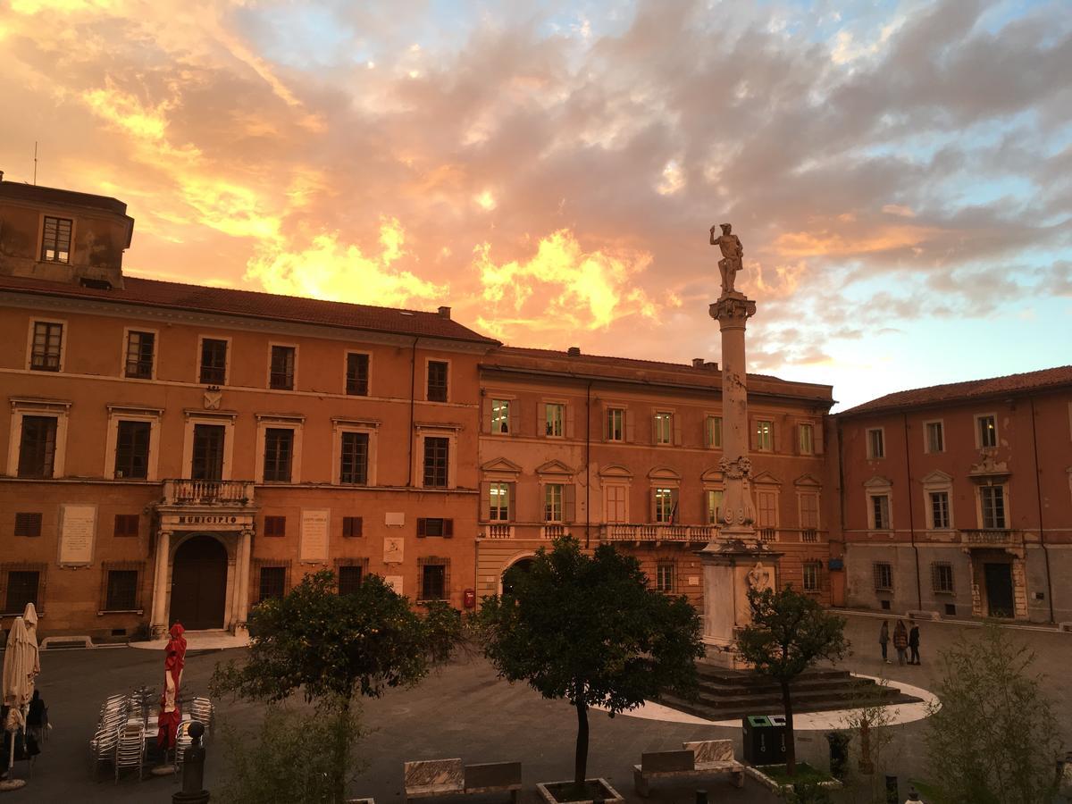 Ostello Palazzo Nizza Massa  Exterior photo